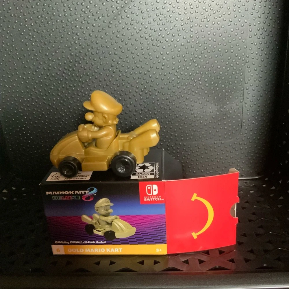 5/$25 Nintendo Switch McDonald’s Gold Mario Kart Deluxe Figure plastic